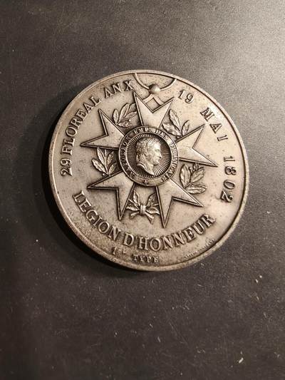 老王徽章第190期 - 法国荣誉军团镀银大铜章    直径50mm    重量53g