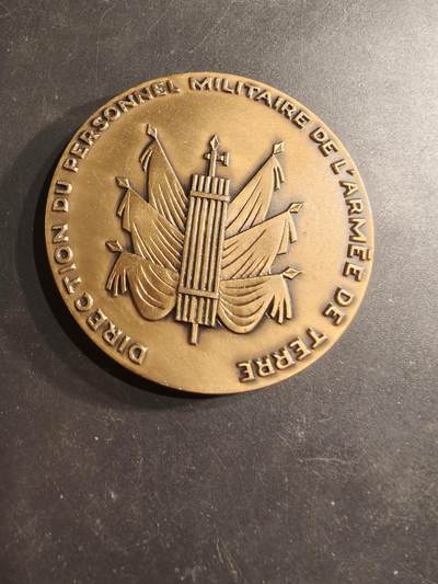 老王徽章第190期 - 法国陆军人事管理局大铜章     直径64mm     重量143.6g