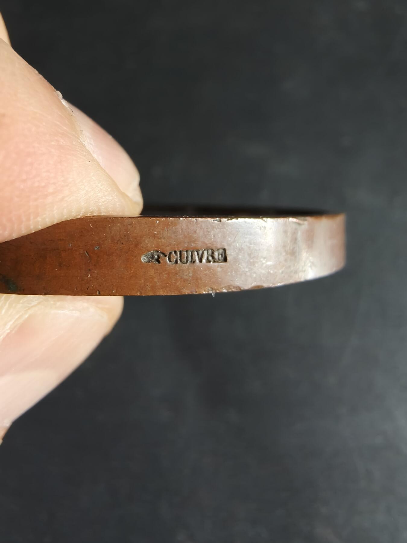 老王徽章第190期 法国1866年鲁昂市工业协会大铜章     原盒      手指铜标     直径68mm     重量159.5g