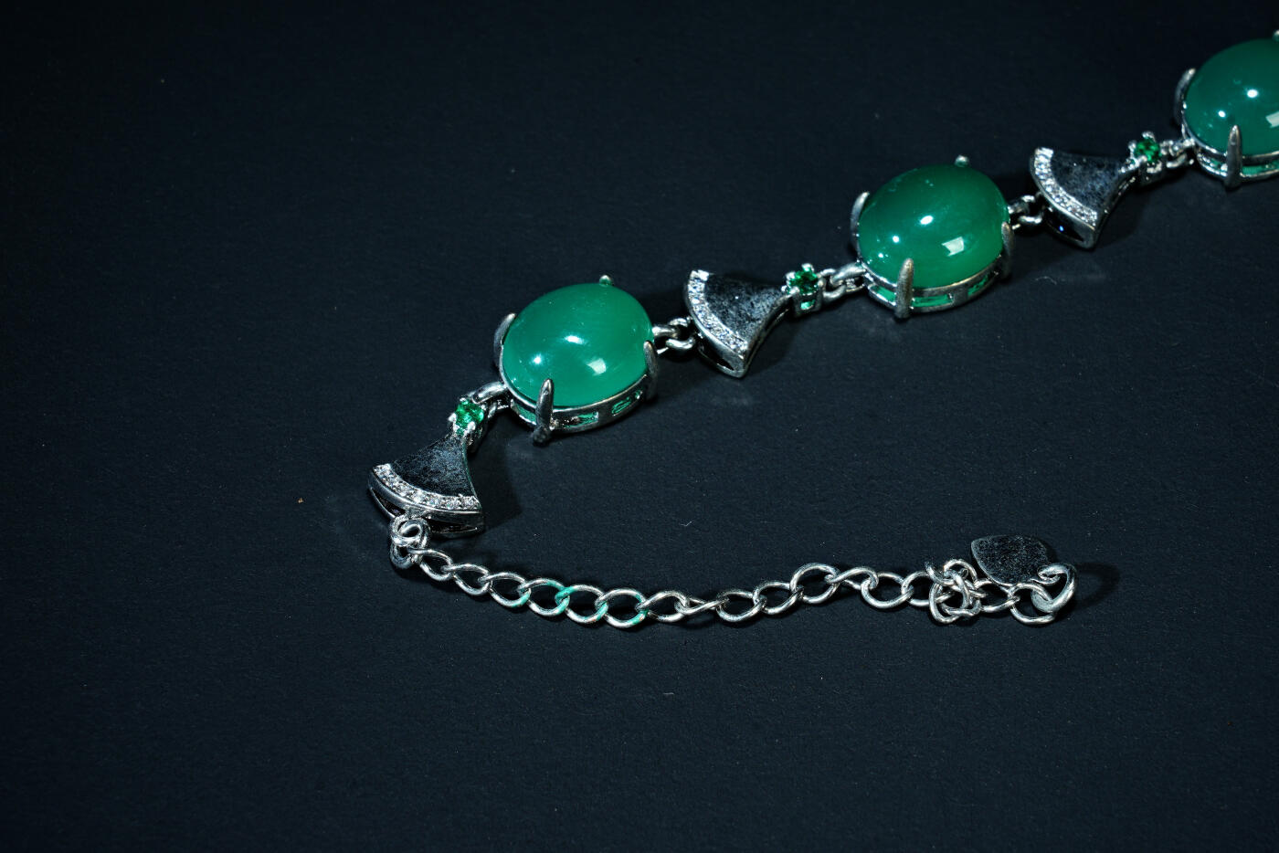 上海都达杂项专场六十九【全场包邮】 天然绿玛瑙 蛋面手链94-156