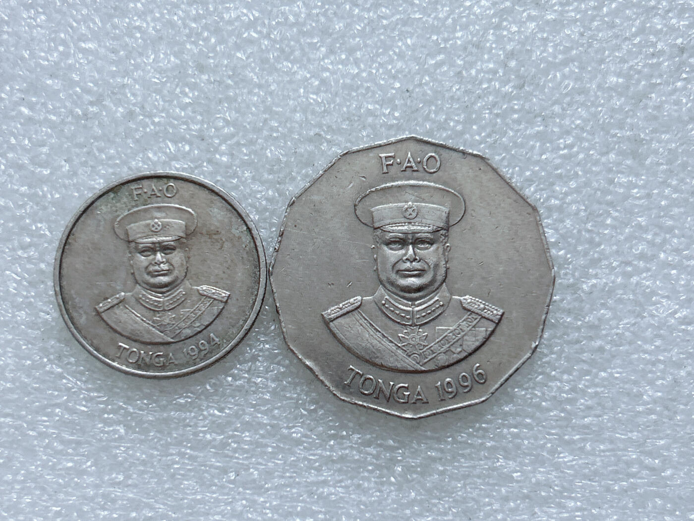 第一海外回流一元起拍收藏 散集专场  第308期 汤加硬币 2枚