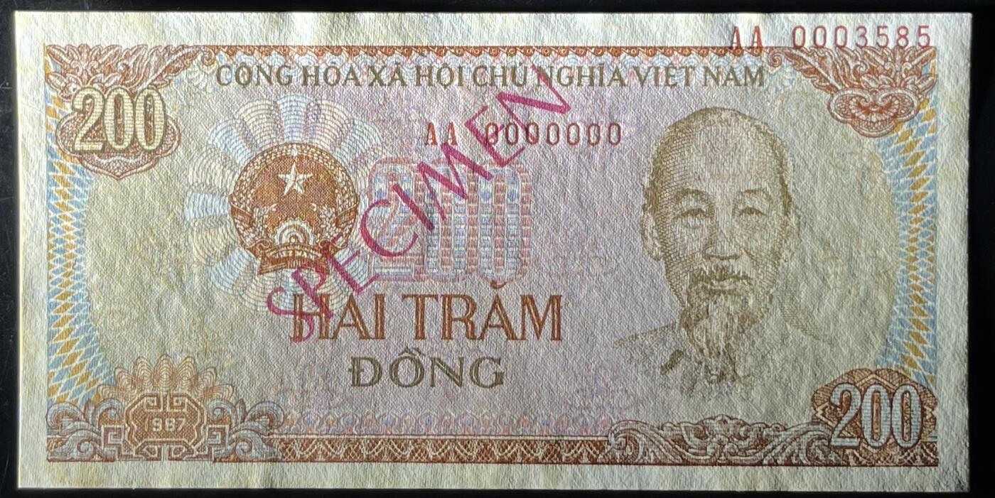 小福收藏拍卖第203期 裸钞场 本期有多张豹子号靓号 仅发行1000枚亚克力砖封蒙古20000图格里克帝国800周年纪念钞 瑞士200法郎 百慕大样钞洋葱冠全套 巴林首版大全套 卡塔尔四张套 越南 保加利亚 马其顿等多国精美纸币