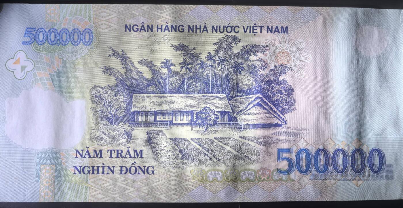 小福收藏拍卖第203期 裸钞场 本期有多张豹子号靓号 仅发行1000枚亚克力砖封蒙古20000图格里克帝国800周年纪念钞 瑞士200法郎 百慕大样钞洋葱冠全套 巴林首版大全套 卡塔尔四张套 越南 保加利亚 马其顿等多国精美纸币 越南国家印钞厂成立25周年单面礼品大钞 使用印钞纸印刷 尺寸大约25*54厘米 适合装裱悬挂或摆件 非常好看霸气 左下角不明显有一点 unc