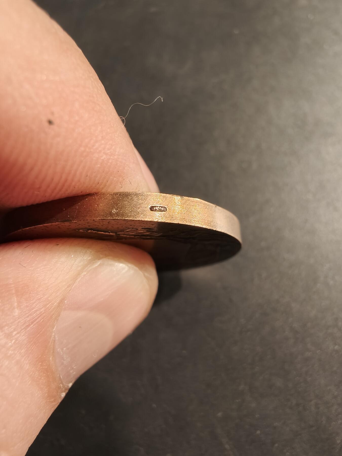 老王徽章第190期 法国图卢兹公证人协会大铜章     直径33mm    重量18.9g