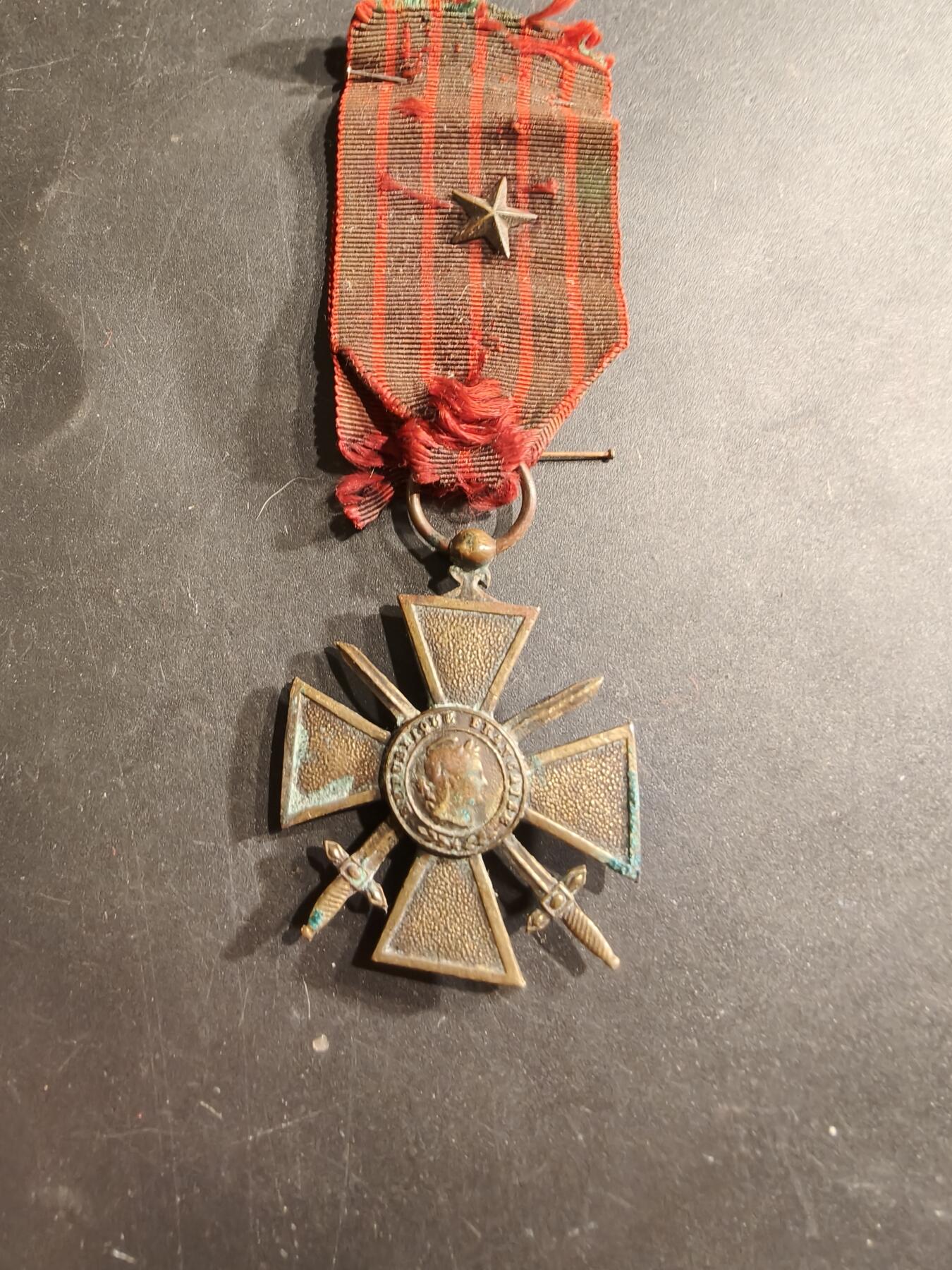 老王徽章第190期 法国1918战争十字奖章    1颗铜星勋饰