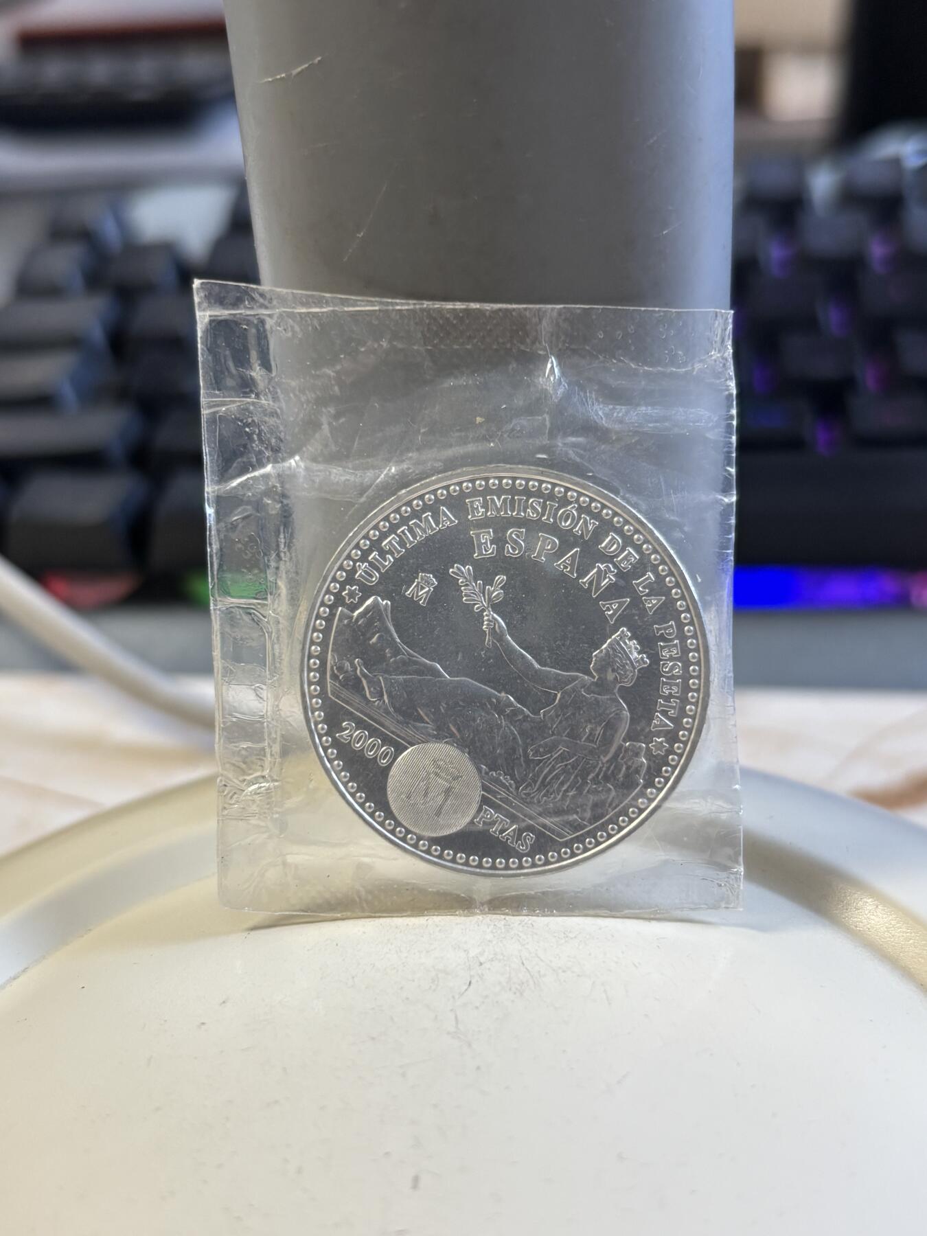 第194期拍卖 西班牙2001年经典拿花女神纪念银币，18.2克，925银