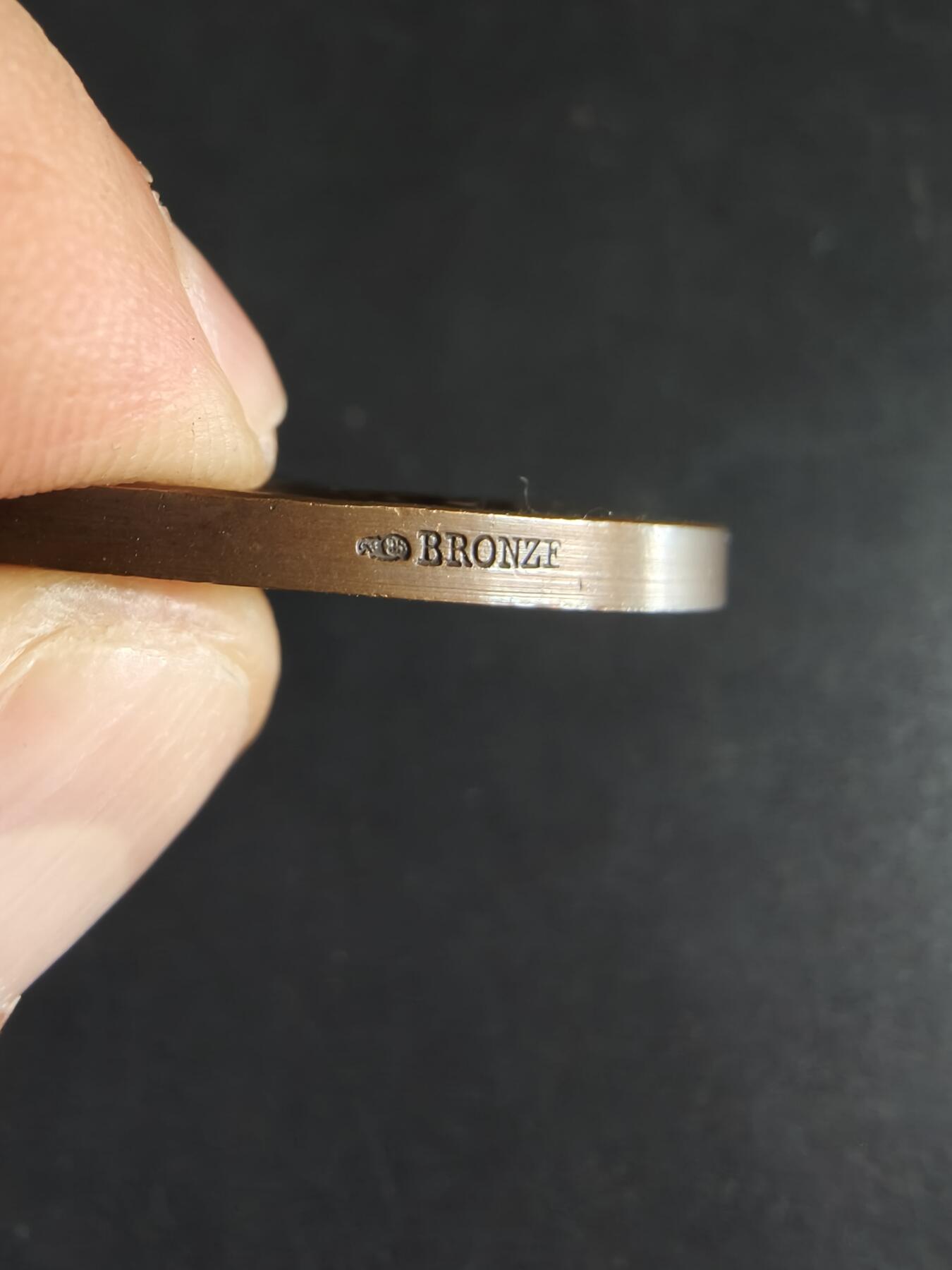 老王徽章第190期 法国战争部射击竞赛大铜章    戎装玛丽安娜    大师亨利·杜布瓦版本     原盒       直径50mm      重量60g