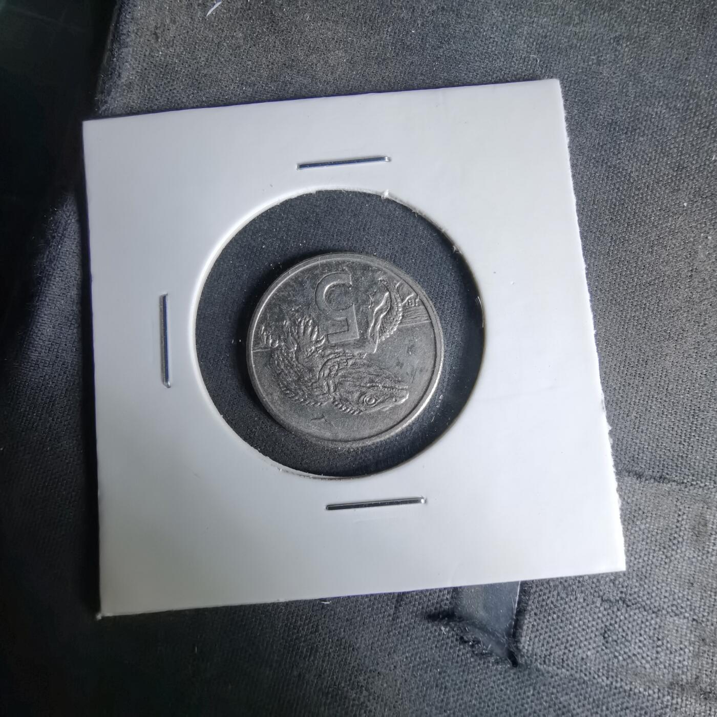 沼泽如烟--第1037场 新西兰1985年五分浅雕版