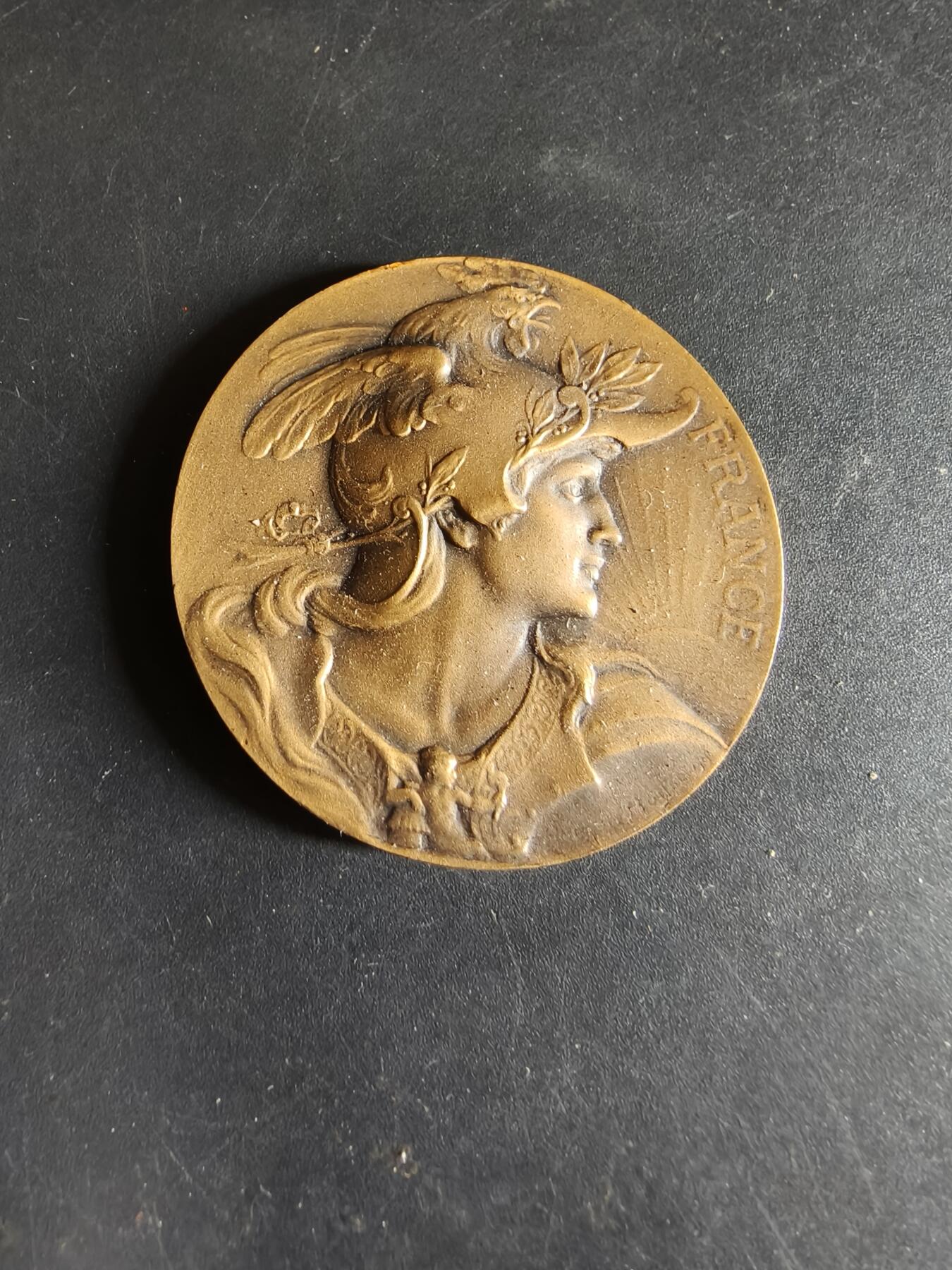 老王徽章第190期 法国中央工会委员会大铜章     原盒    公鸡头玛丽安娜      直径42mm     重量31g