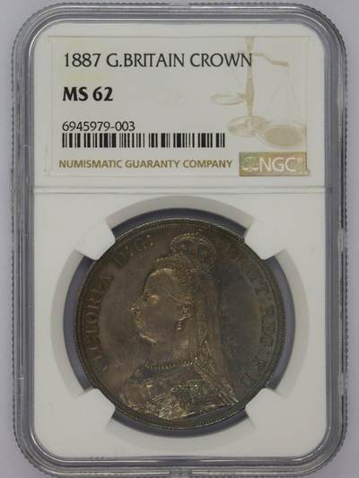 观钱 近现代机制币拍卖No.006（全场顺丰包邮，不区分偏远地区）  - 1887 年英国维多利亚女王像 “高冠马剑” 克朗银币（NGC MS62），炫彩孔雀蓝彩包浆