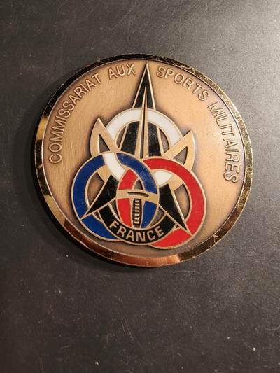 老王徽章第190期 - 法国军事体育委员会纪念章     直径70mm     重量110g