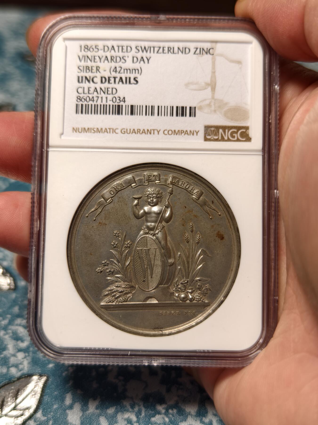 抚柳草堂-第二十期章牌钱币  奖章勋章免佣最后一期 满百包邮 放漏专场 1865NGC UNC 瑞士韦威葡萄酒欢庆节 42mm锌章 特殊材质保存不易 细节非常棒 少见品种