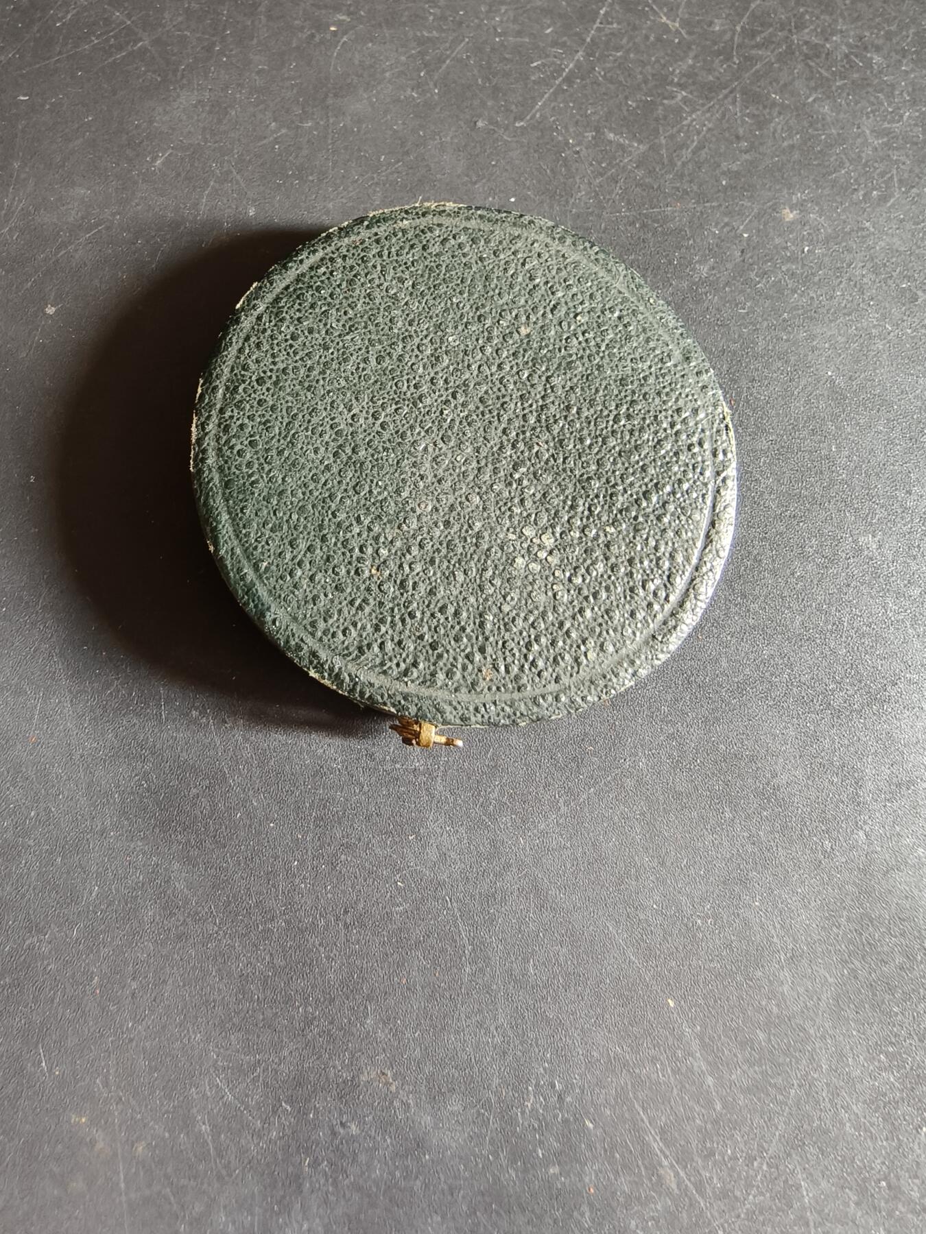 老王徽章第190期 法国利摩日国立装饰艺术学院大铜章     大师路易·波特作品     原盒       直径42mm      重量35.3g