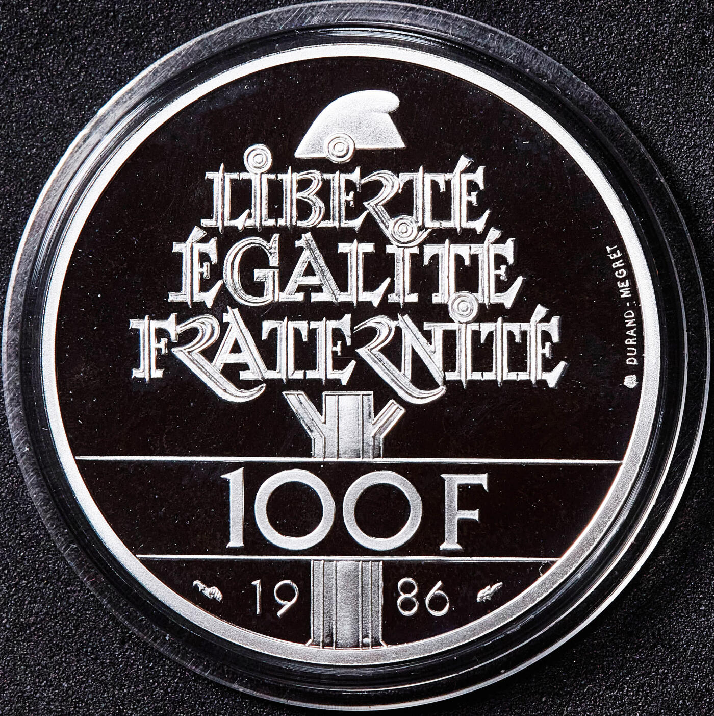 【俄甄集藏】2026年(050)04-01星期三 晚 19:30 全场包邮 法国1986年纪念赠送美国的自由女神像竣工100周年100法郎精制银币，重15克，950银，发行量18000枚