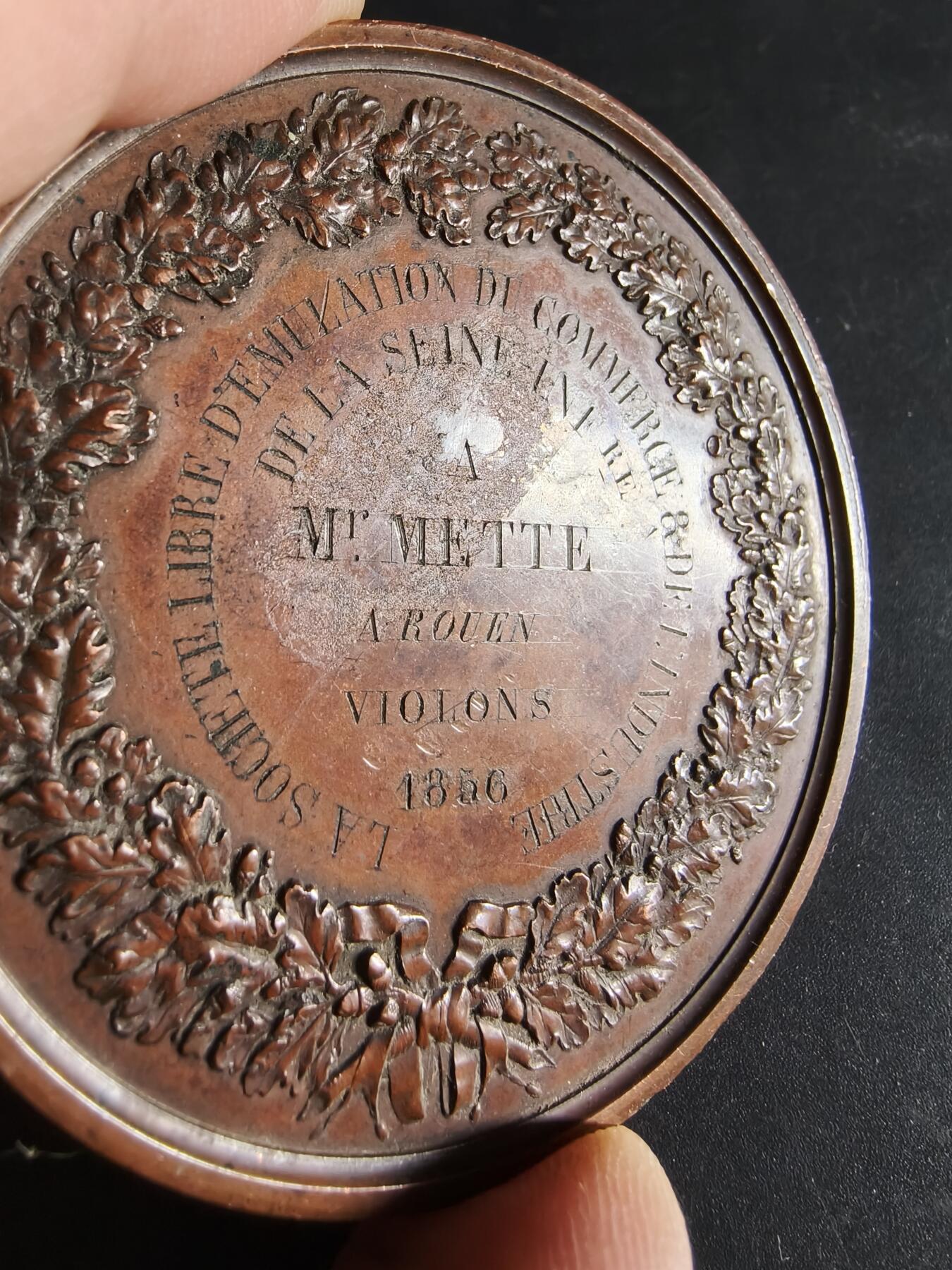 老王徽章第190期 法国1866年鲁昂市工业协会大铜章     原盒      手指铜标     直径68mm     重量159.5g