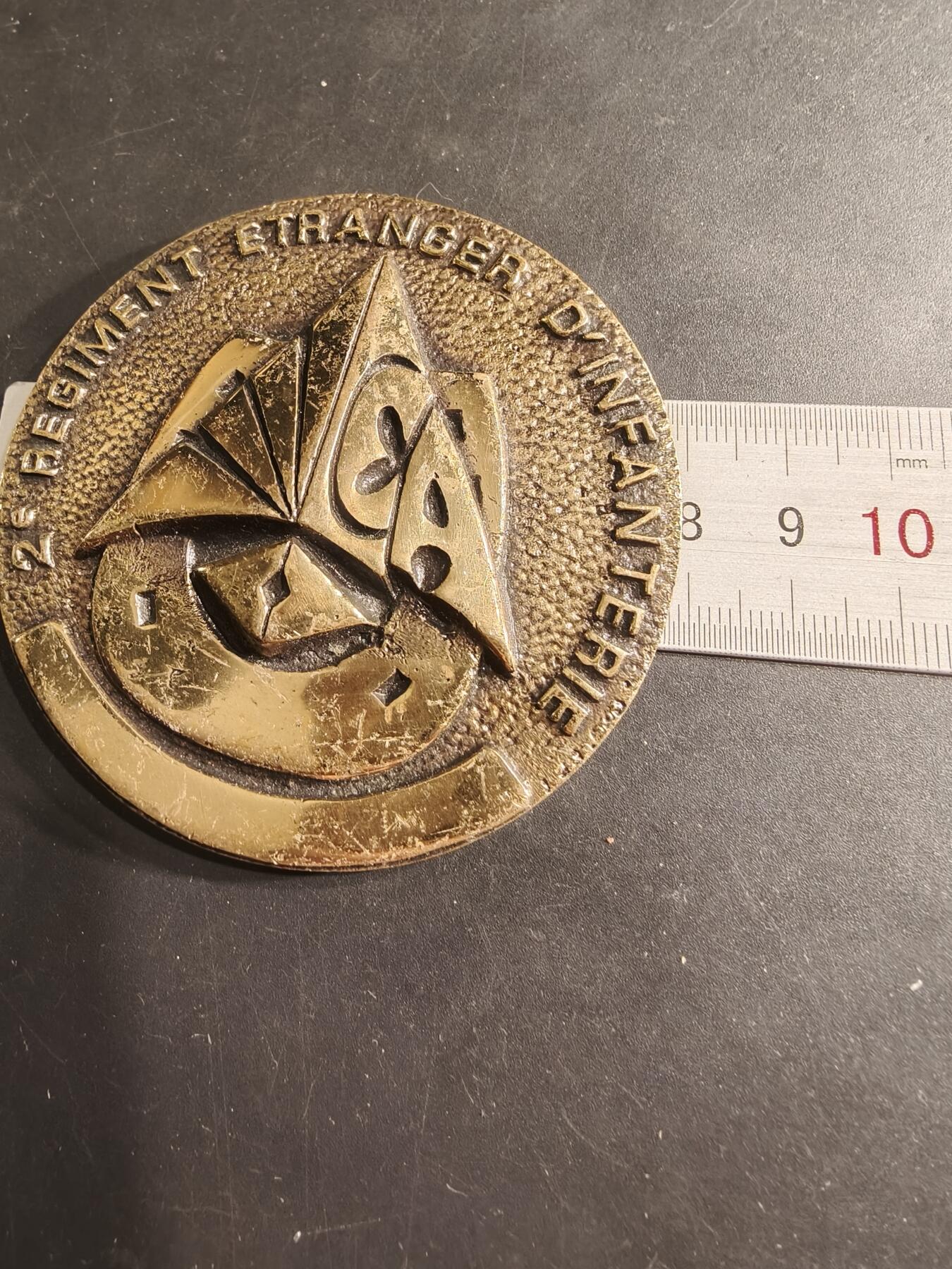 老王徽章第190期 法国外籍军团第2步兵团纪念章     直径80mm    重量174.2g