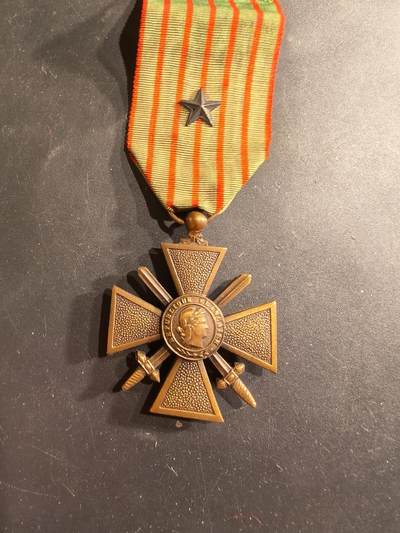 老王徽章第190期 - 法国1918版战争十字奖章    1颗铜星勋饰