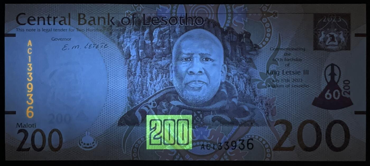 小福收藏拍卖第203期 裸钞场 本期有多张豹子号靓号 仅发行1000枚亚克力砖封蒙古20000图格里克帝国800周年纪念钞 瑞士200法郎 百慕大样钞洋葱冠全套 巴林首版大全套 卡塔尔四张套 越南 保加利亚 马其顿等多国精美纸币