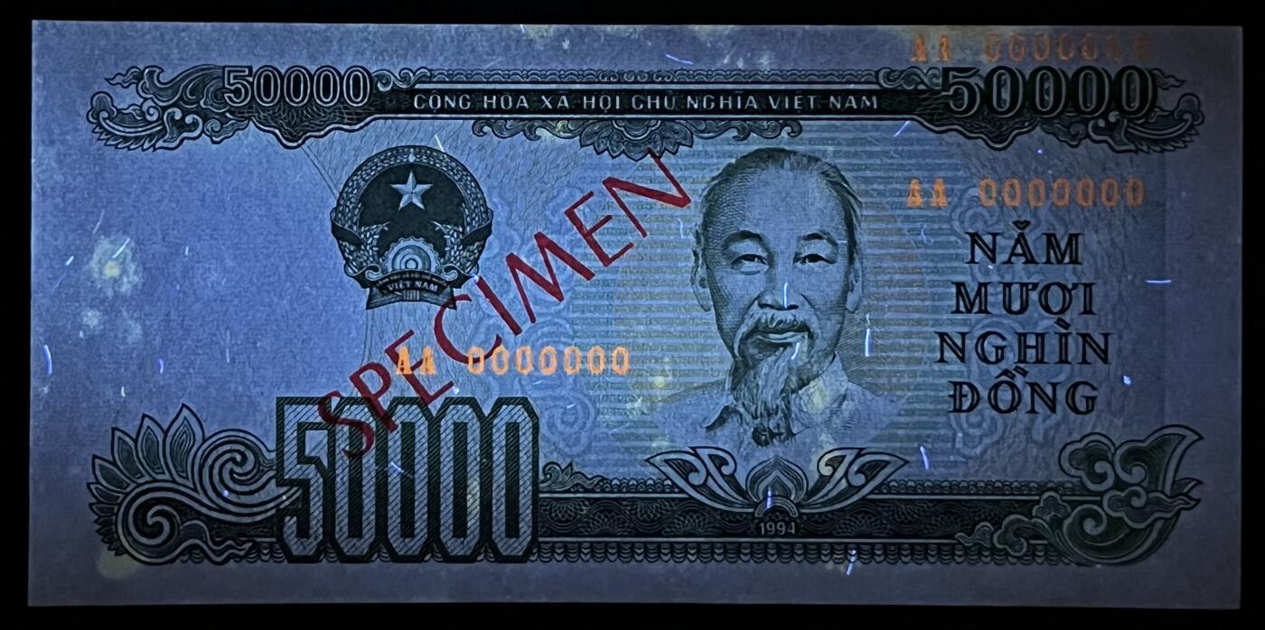 小福收藏拍卖第203期 裸钞场 本期有多张豹子号靓号 仅发行1000枚亚克力砖封蒙古20000图格里克帝国800周年纪念钞 瑞士200法郎 百慕大样钞洋葱冠全套 巴林首版大全套 卡塔尔四张套 越南 保加利亚 马其顿等多国精美纸币