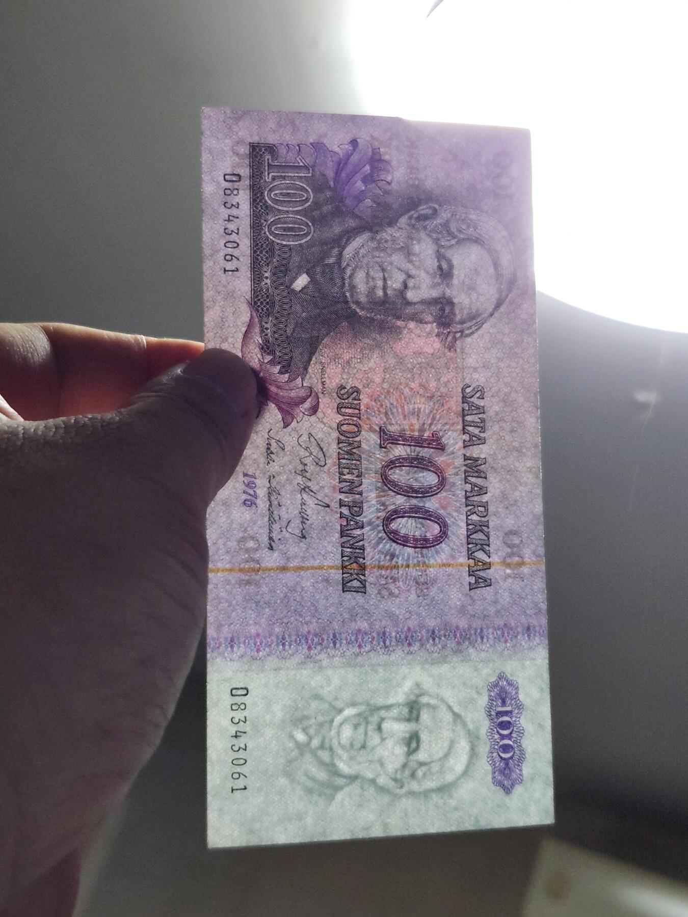 3月28号晚上8点 外国纸币自动截拍第47场 芬兰100美品