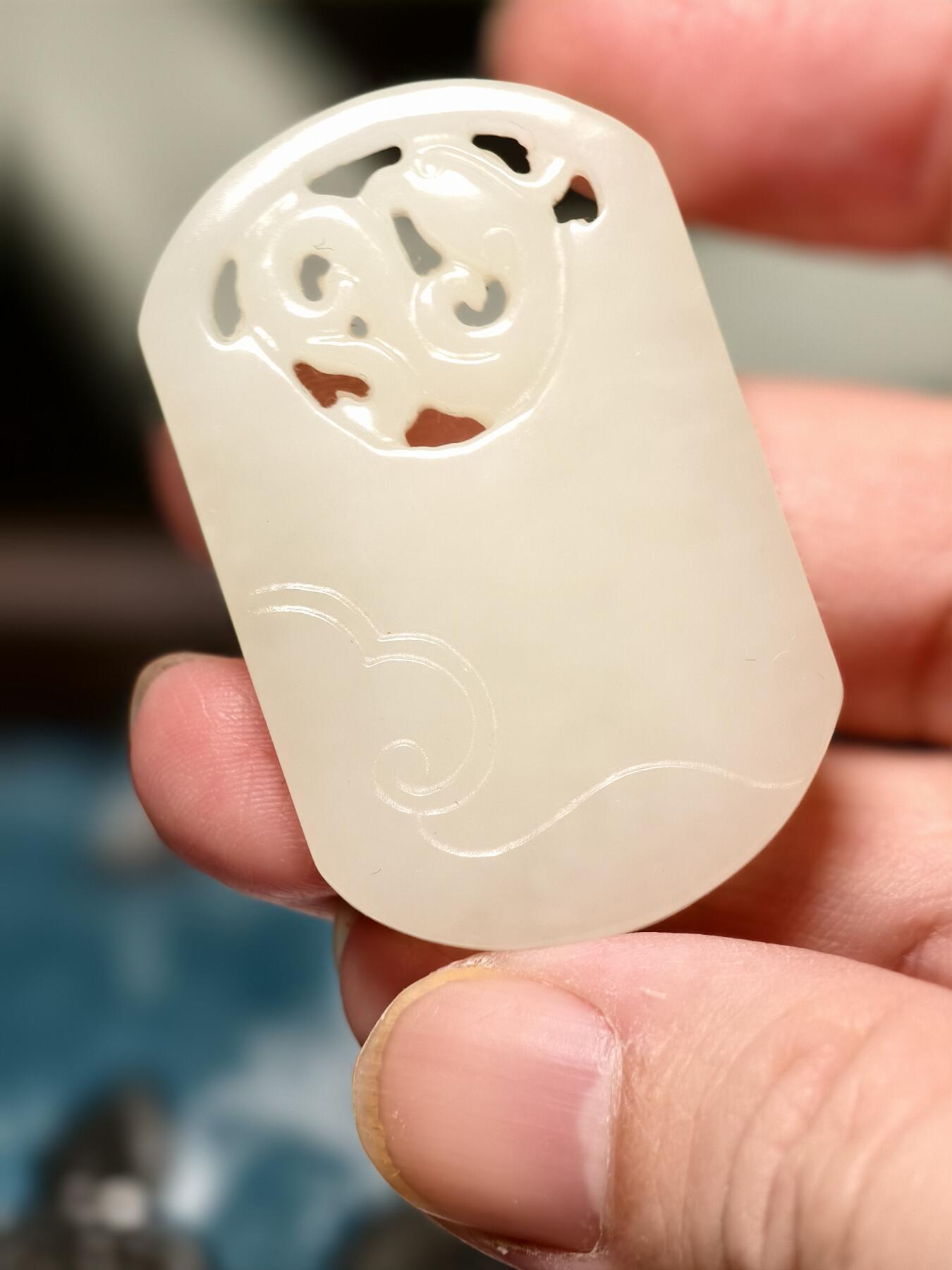 抚柳草堂-第二十期章牌钱币  奖章勋章免佣最后一期 满百包邮 放漏专场 和田玉牌子 手工雕刻细腻柔润 油性好白度高 打光无结构 尺寸47.5*30.2mm 厚7.3mm  高端品质  假一赔十