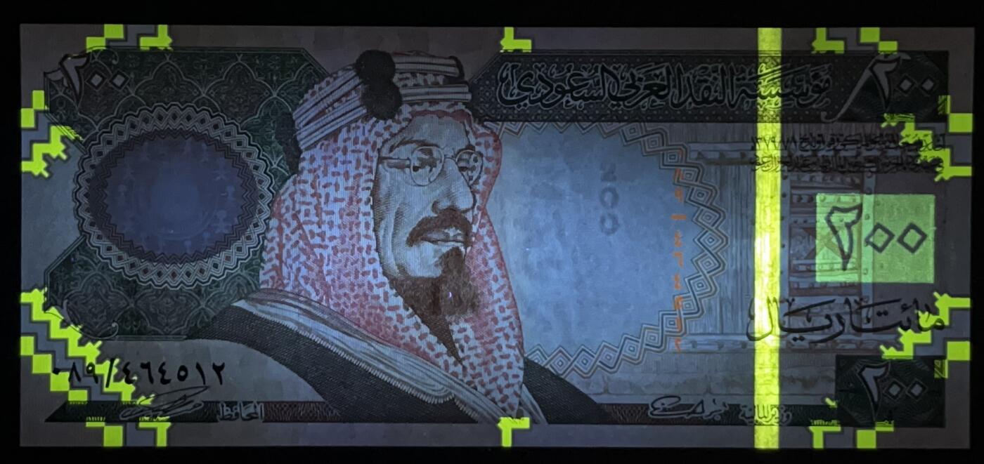 小福收藏拍卖第203期 裸钞场 本期有多张豹子号靓号 仅发行1000枚亚克力砖封蒙古20000图格里克帝国800周年纪念钞 瑞士200法郎 百慕大样钞洋葱冠全套 巴林首版大全套 卡塔尔四张套 越南 保加利亚 马其顿等多国精美纸币