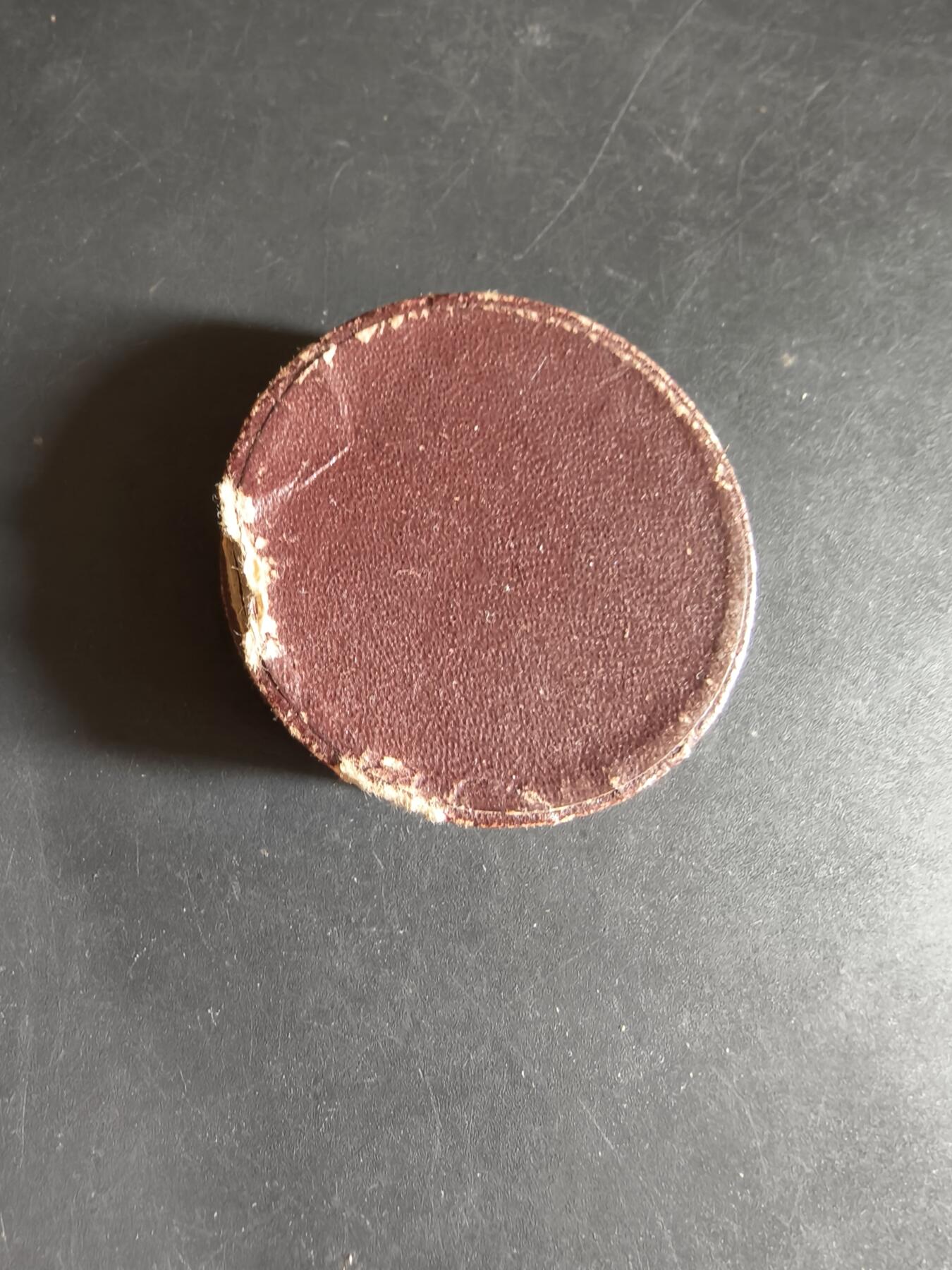 老王徽章第190期 法国中央工会委员会大铜章     原盒    公鸡头玛丽安娜      直径42mm     重量31g