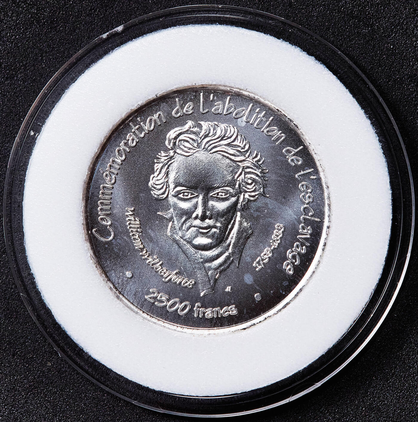 【俄甄集藏】2026年(050)04-01星期三 晚 19:30 全场包邮 布基纳法索2007年威廉·威尔伯福斯头像纪念废除黑奴200周年2500法郎银质样币，重7.8克，999银，发行量850枚