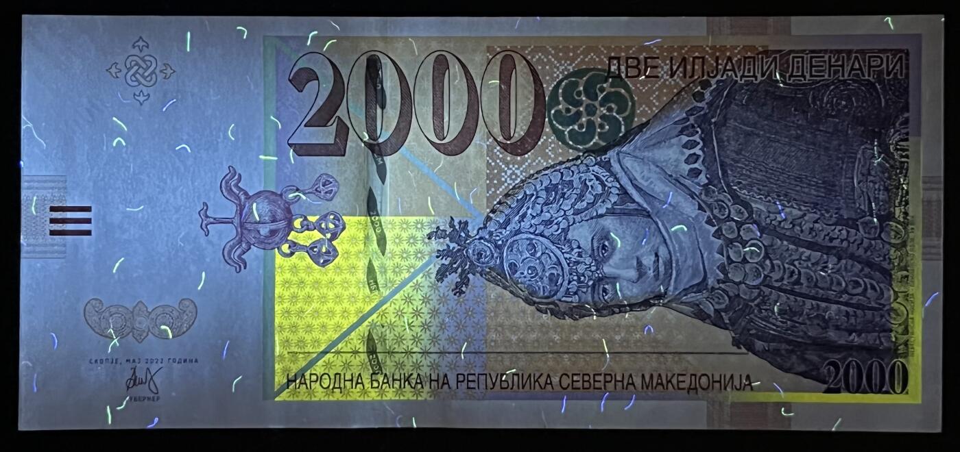 小福收藏拍卖第203期 裸钞场 本期有多张豹子号靓号 仅发行1000枚亚克力砖封蒙古20000图格里克帝国800周年纪念钞 瑞士200法郎 百慕大样钞洋葱冠全套 巴林首版大全套 卡塔尔四张套 越南 保加利亚 马其顿等多国精美纸币