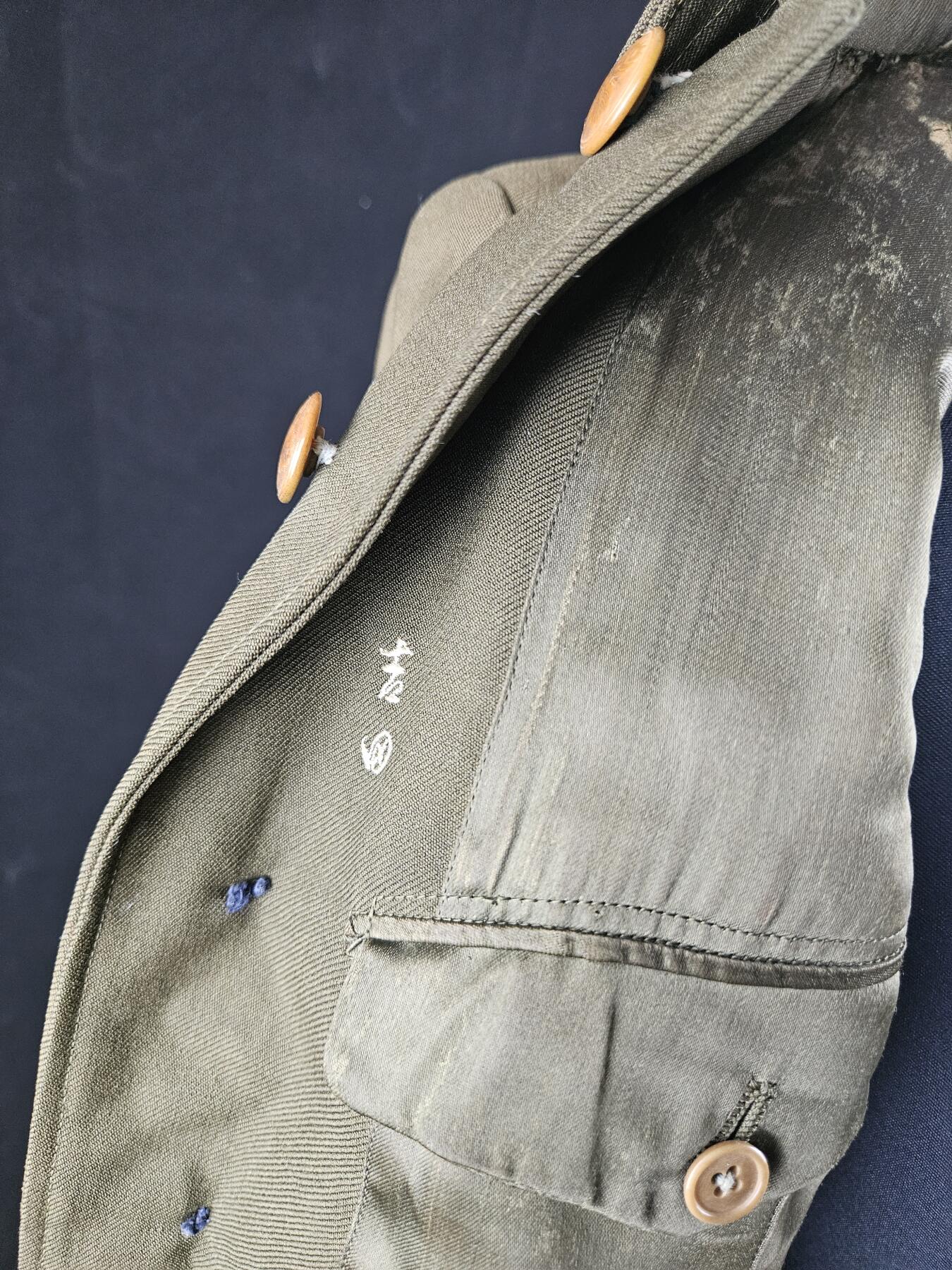 0元起拍勋章 第343期 咸鱼国勋章拍卖专场 4月1日（周三）下午6：00开始 日本战时 国民服一套 领围39 胸围95 肩宽42 衣长63 袖长54 腰围86 裤长95