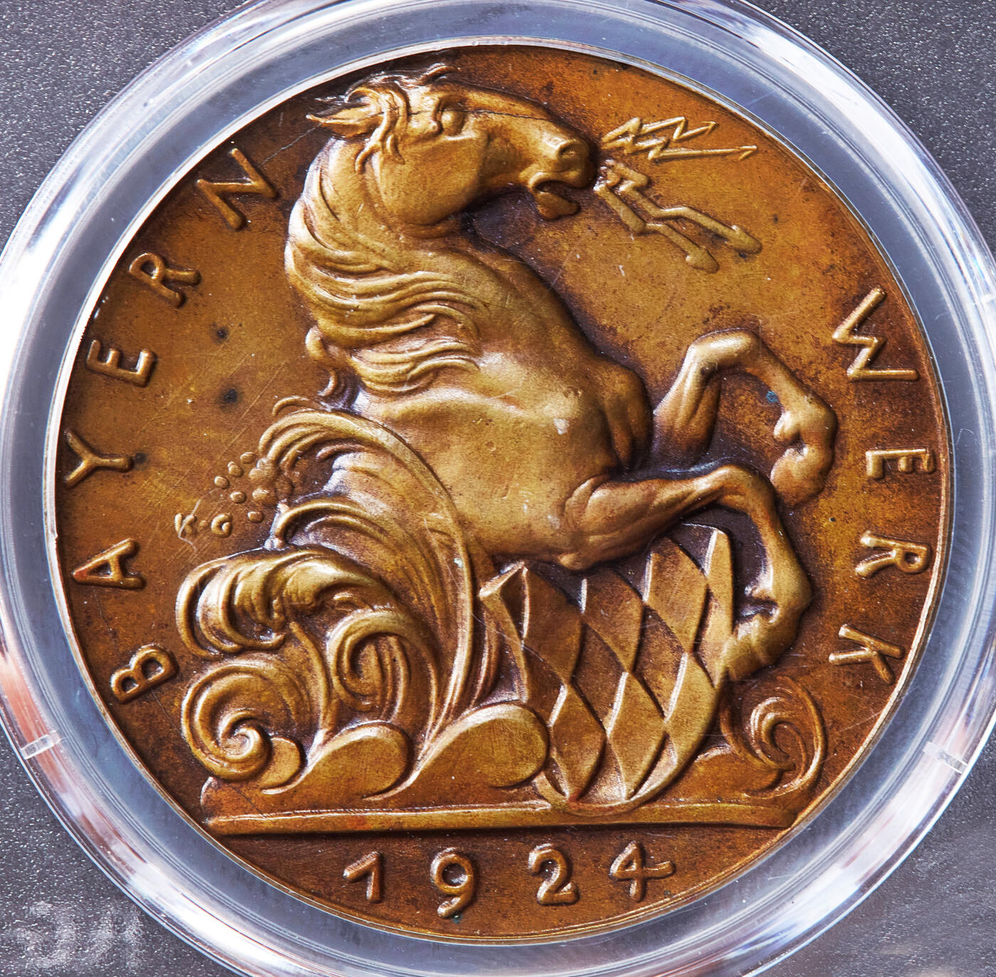 【俄甄集藏】2026年(050)04-01星期三 晚 19:30 全场包邮 德国魏玛1924年纪念巴伐利亚瓦尔兴湖水电站竣工大铜章，PCGS SP63，卡尔·哥茨作品，高浮雕，设计经典，唯一冠军分数，稀有品种