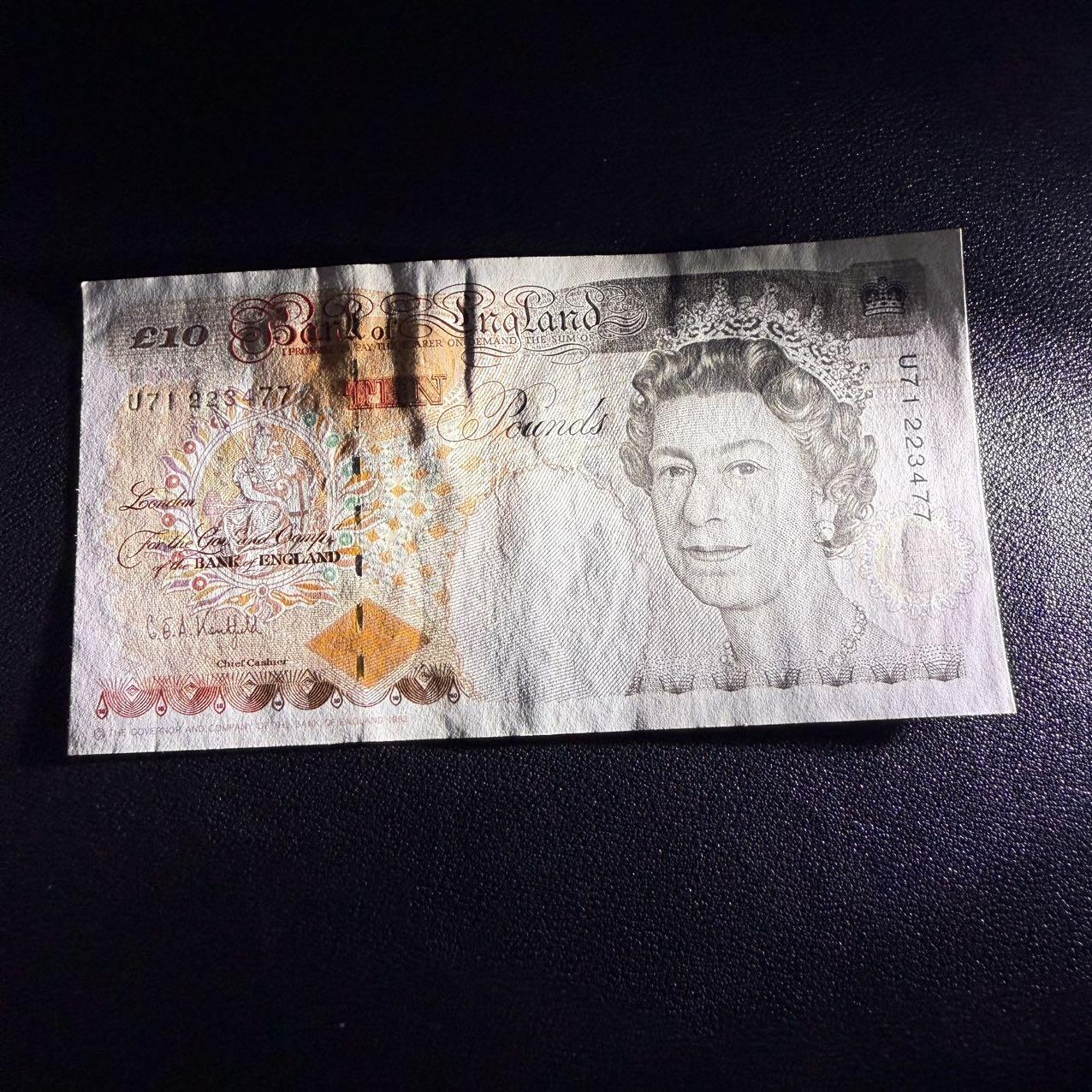 第16期 英国 皇冠10镑 au