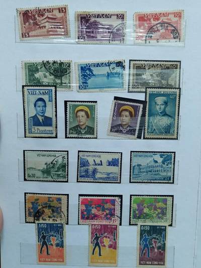 PCAI钱币  28-790 钱币证章邮票小专场 - 早期的南北越邮票一组  每张邮票后附了张小黑纸