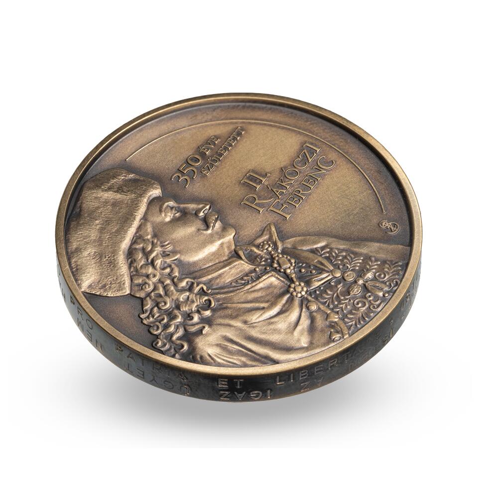 匈牙利2026年民族英雄费伦茨·拉科齐二世诞辰350周年仿古铜币，重37克，边缘刻字