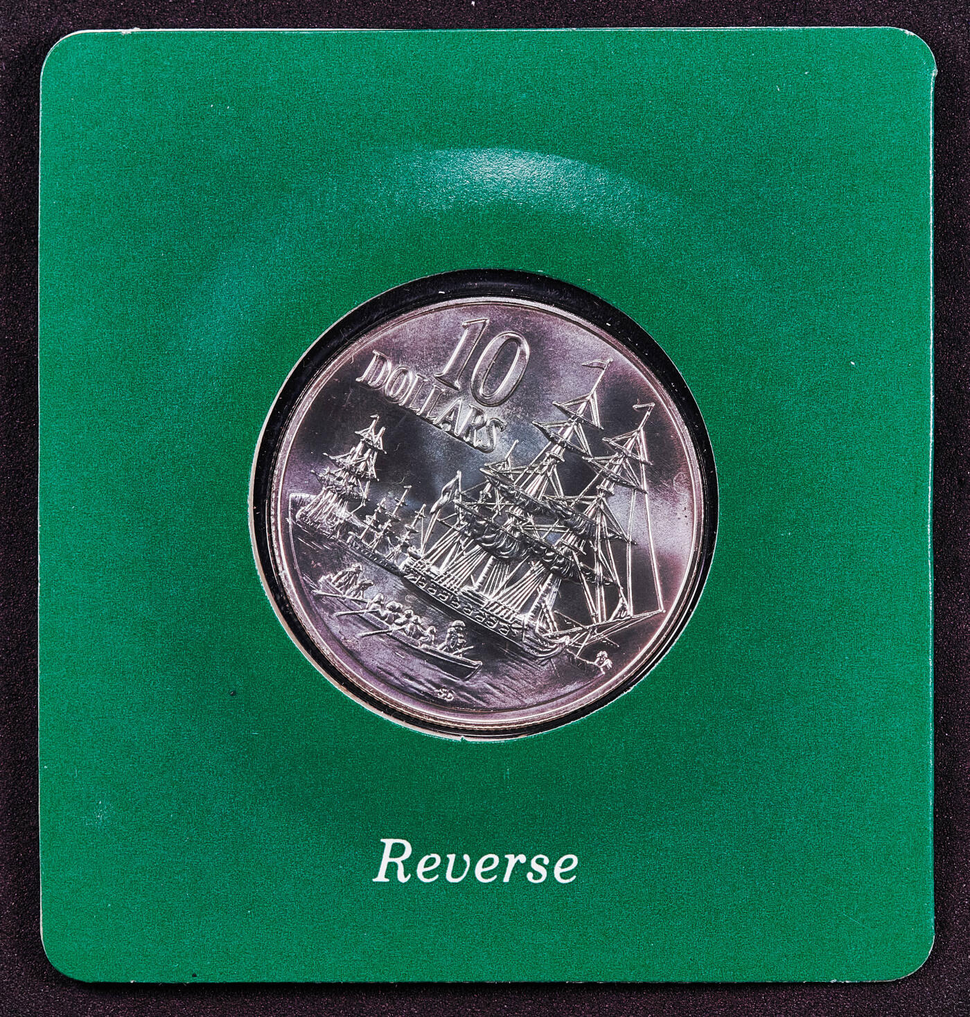 【俄甄集藏】2026年(050)04-01星期三 晚 19:30 全场包邮 澳大利亚1988年纪念海军第一舰队成立200周年10元册装银币，带证，重20克，925银，发行量111497枚