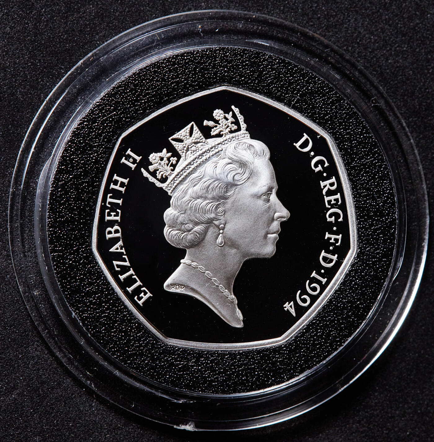 【俄甄集藏】2026年(050)04-01星期三 晚 19:30 全场包邮 英国1994年纪念诺曼底登陆D日胜利50周年50便士精制银币，原盒证，重13.5克，925银，发行量40000枚