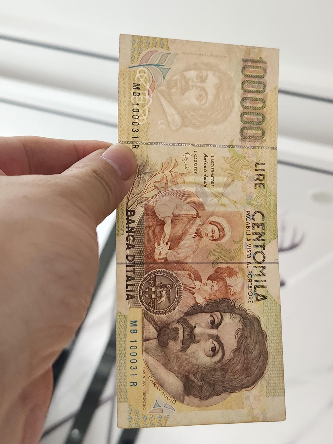 3月28号晚上8点 外国纸币自动截拍第47场 意大利100000极美品