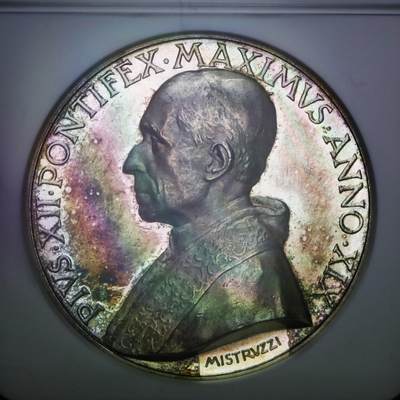 观钱 近现代机制币拍卖No.006（全场顺丰包邮，不区分偏远地区）  - 1957 年梵蒂冈庇护十二世《因诺森特十一世宣福礼》纪念大银章（NGC MS62）底板带彩，NGC加厚盒