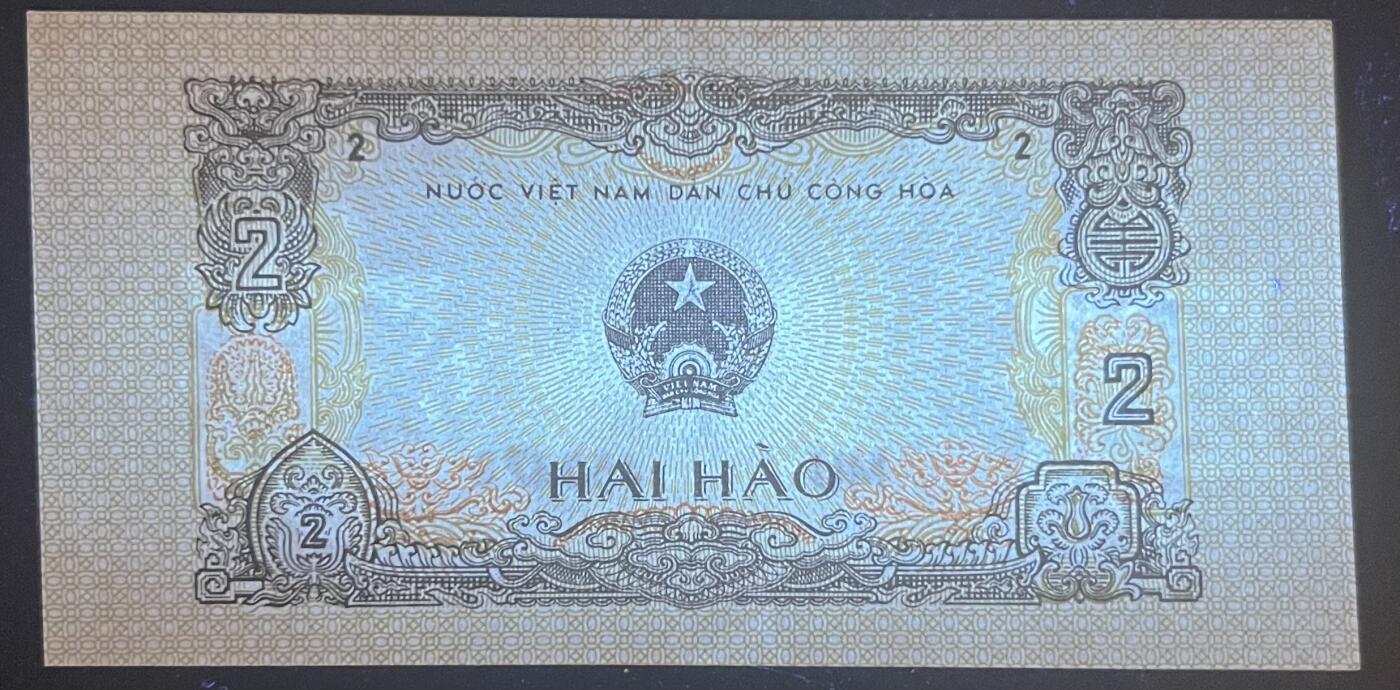 小福收藏拍卖第203期 裸钞场 本期有多张豹子号靓号 仅发行1000枚亚克力砖封蒙古20000图格里克帝国800周年纪念钞 瑞士200法郎 百慕大样钞洋葱冠全套 巴林首版大全套 卡塔尔四张套 越南 保加利亚 马其顿等多国精美纸币