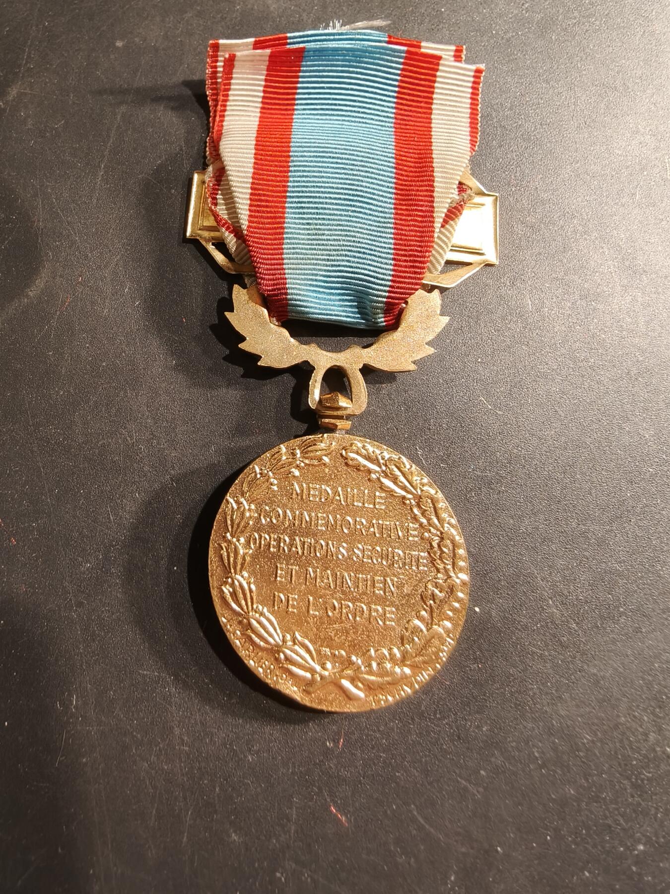老王徽章第190期 法国北非安全行动战役奖章    阿尔及利亚勋条
