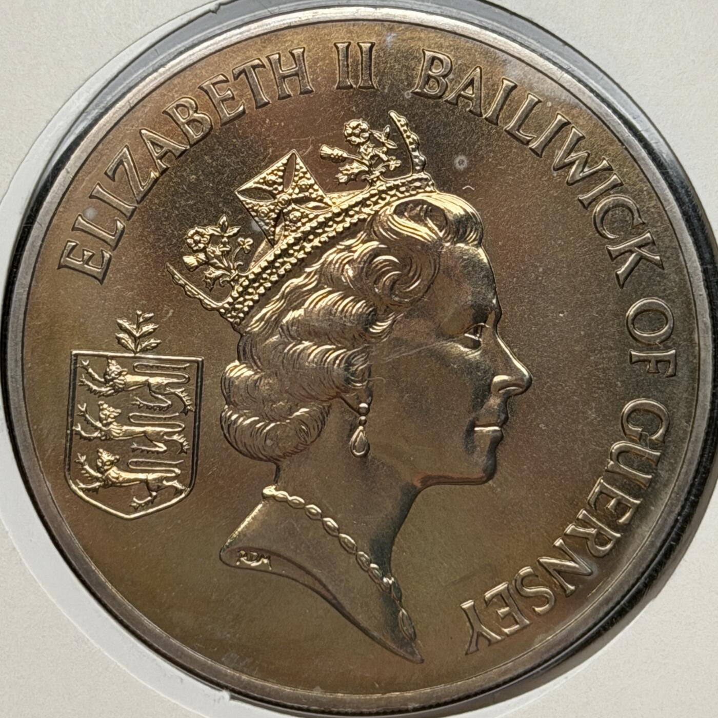 ＜星葵🌻钱币社＞第72期·东奔西走的硬币·3月31日发货 〈邮币封〉根西岛1994年诺曼底登陆50周年2镑克朗型纪念币