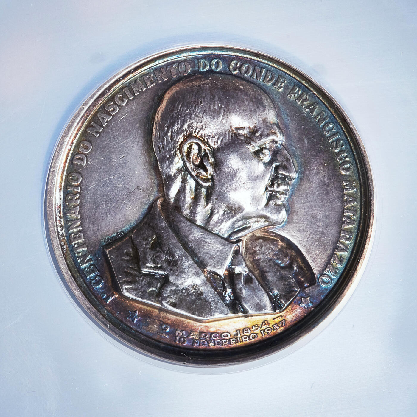 【俄甄集藏】2026年(050)04-01星期三 晚 19:30 全场包邮 巴西1937年纪念工业巨头、巴西现代工业奠基人弗朗切斯科·马塔拉佐伯爵逝世大银章，NGC UNCD，五彩包浆，高浮雕，十分厚重，直径52mm，重：83克，少见品种，标签错误