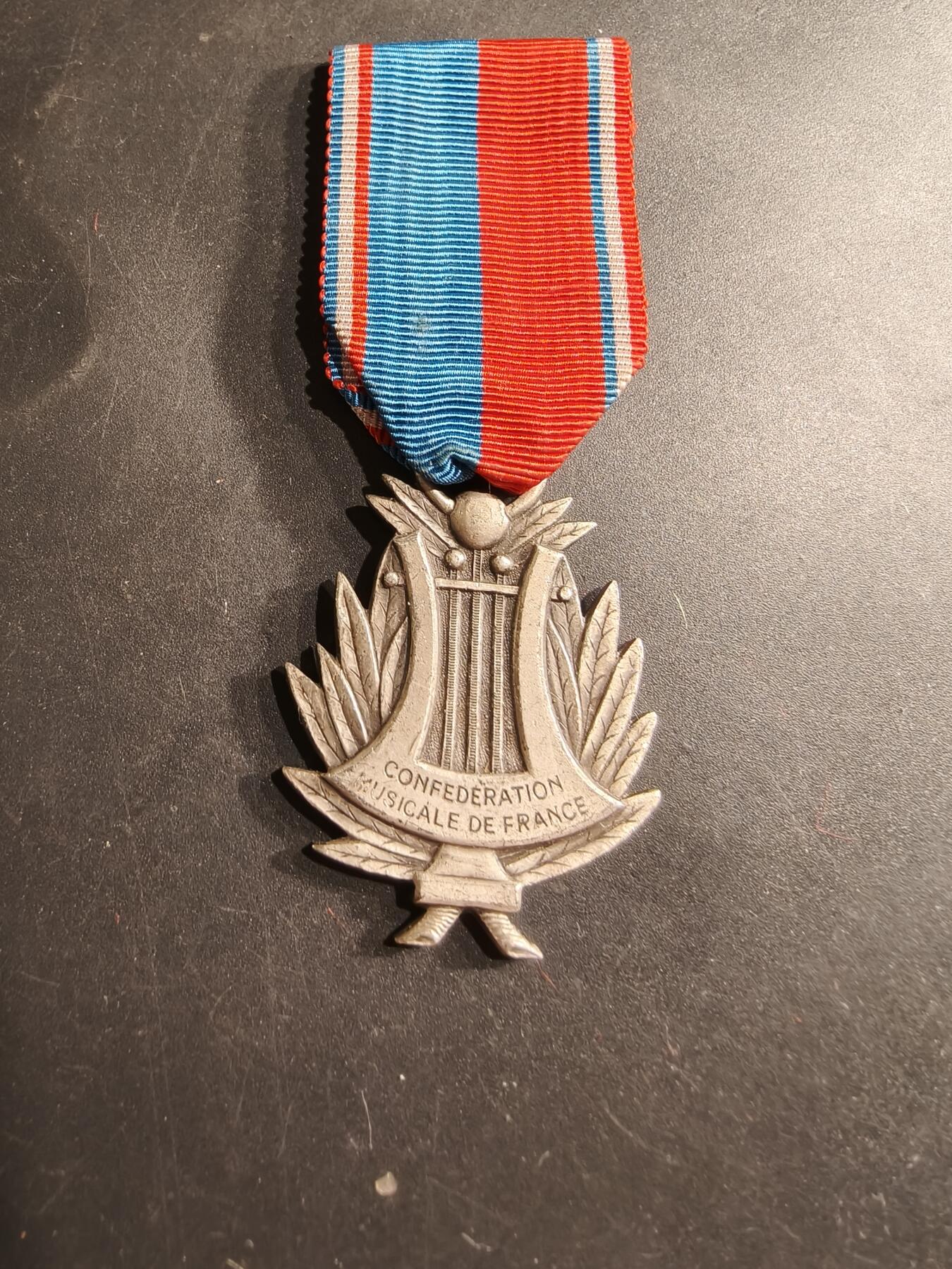 老王徽章第190期 法国银级音乐协会奖章