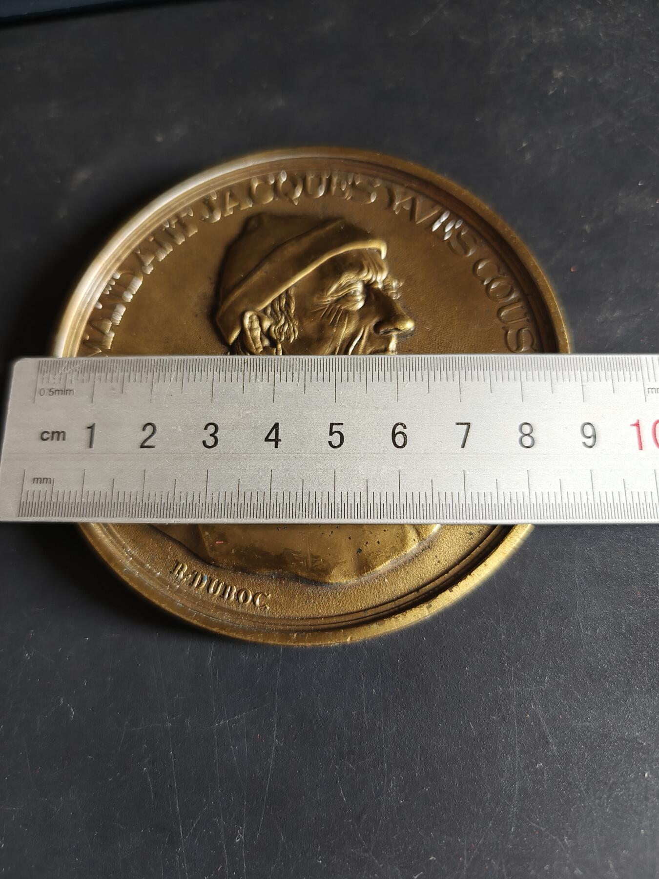 老王徽章第190期 法国罗伯特拉丰特出版社海军探险家雅克·库斯托纪念章 原盒 直径90mm  重量215.5g