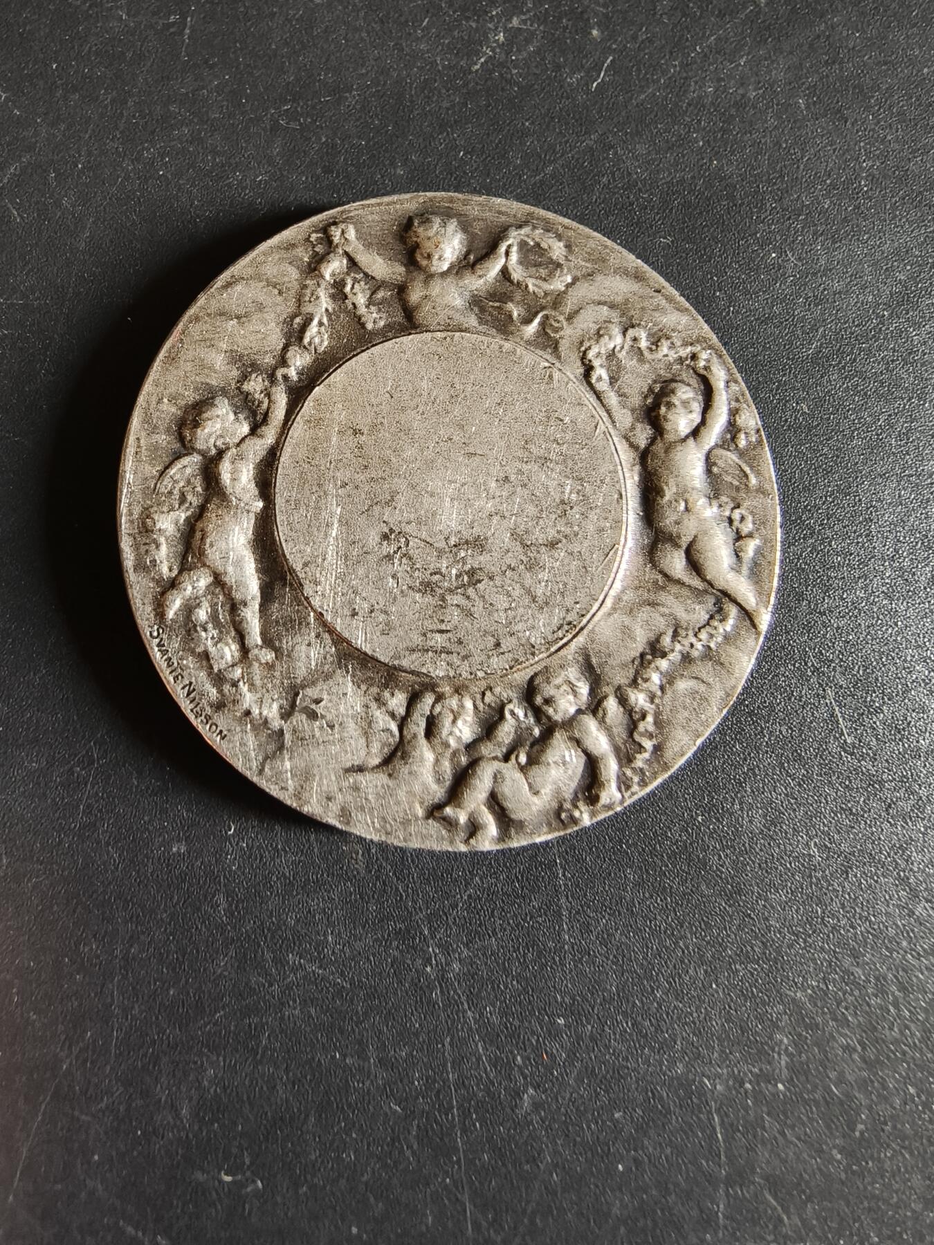 老王徽章第190期 法国农业协会镀银大铜章     原盒       四小天使      直径36mm     重量22g