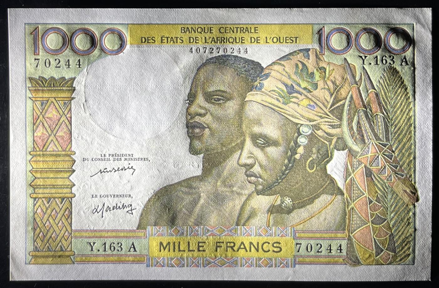 小福收藏拍卖第203期 裸钞场 本期有多张豹子号靓号 仅发行1000枚亚克力砖封蒙古20000图格里克帝国800周年纪念钞 瑞士200法郎 百慕大样钞洋葱冠全套 巴林首版大全套 卡塔尔四张套 越南 保加利亚 马其顿等多国精美纸币