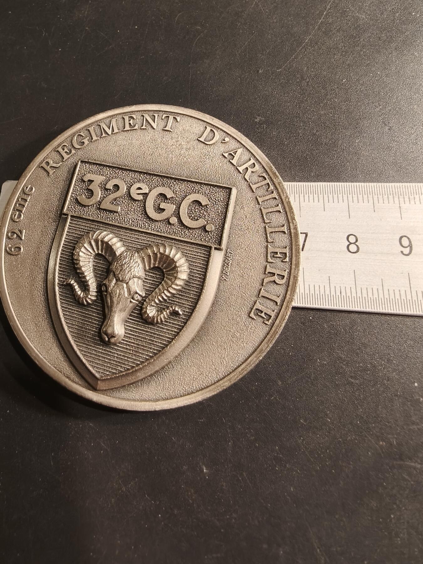 老王徽章第190期 法国陆军第62炮兵团32炮兵大队纪念章    直径70mm    重量116.8g