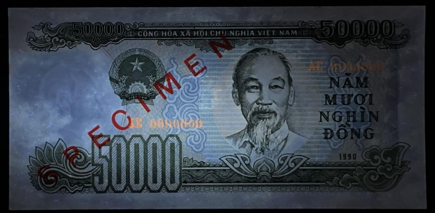 小福收藏拍卖第203期 裸钞场 本期有多张豹子号靓号 仅发行1000枚亚克力砖封蒙古20000图格里克帝国800周年纪念钞 瑞士200法郎 百慕大样钞洋葱冠全套 巴林首版大全套 卡塔尔四张套 越南 保加利亚 马其顿等多国精美纸币