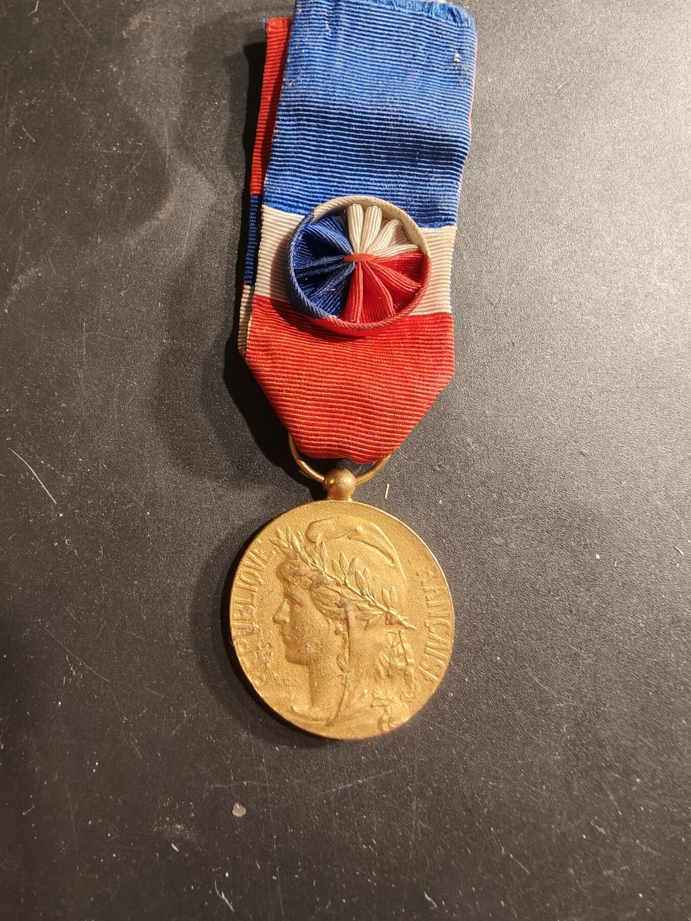 老王徽章第190期 法国金级劳工奖章