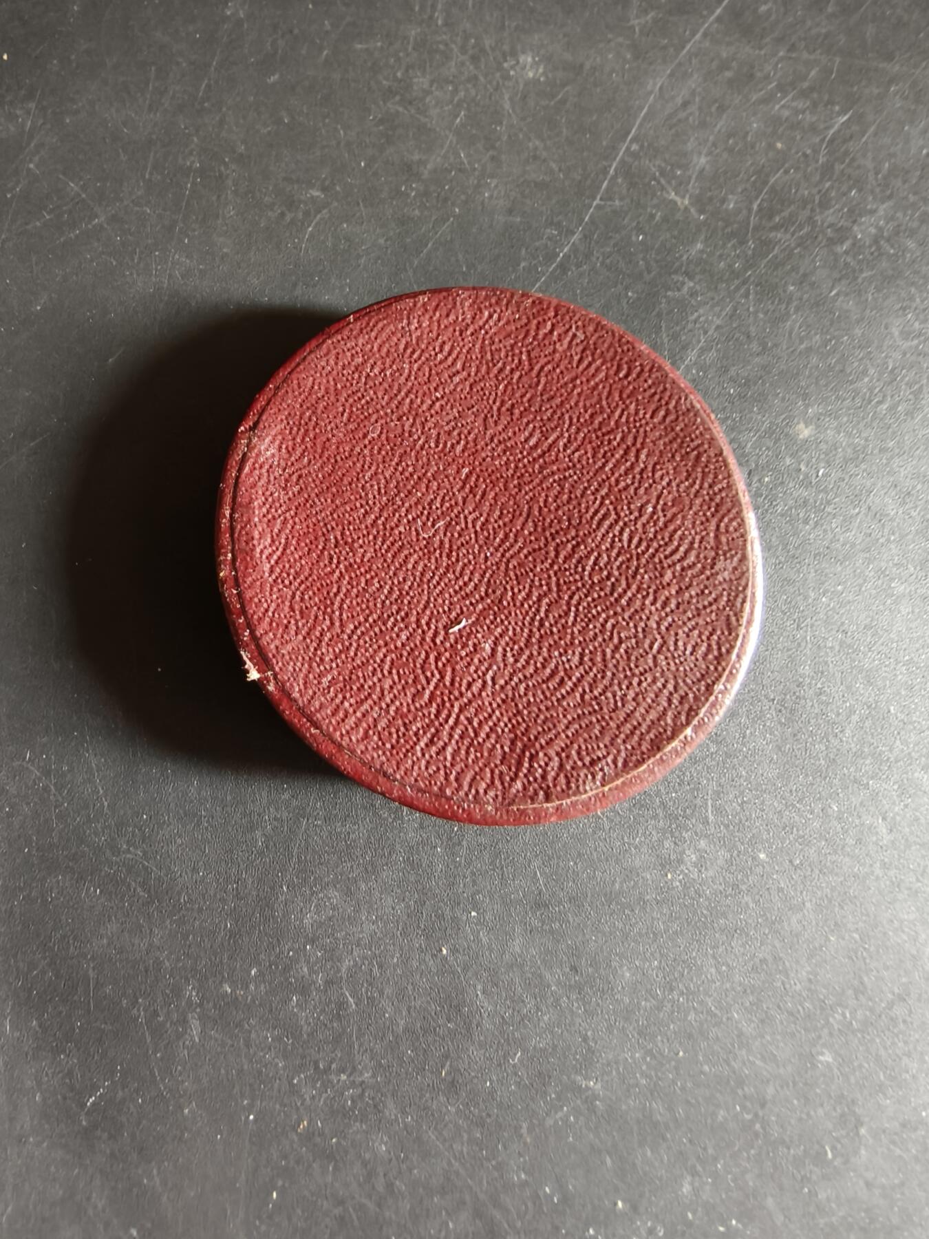 老王徽章第190期 法国图莱纳宠物猫协会大铜章    原盒     大师里维特作品      直径41mm     重量31.8g